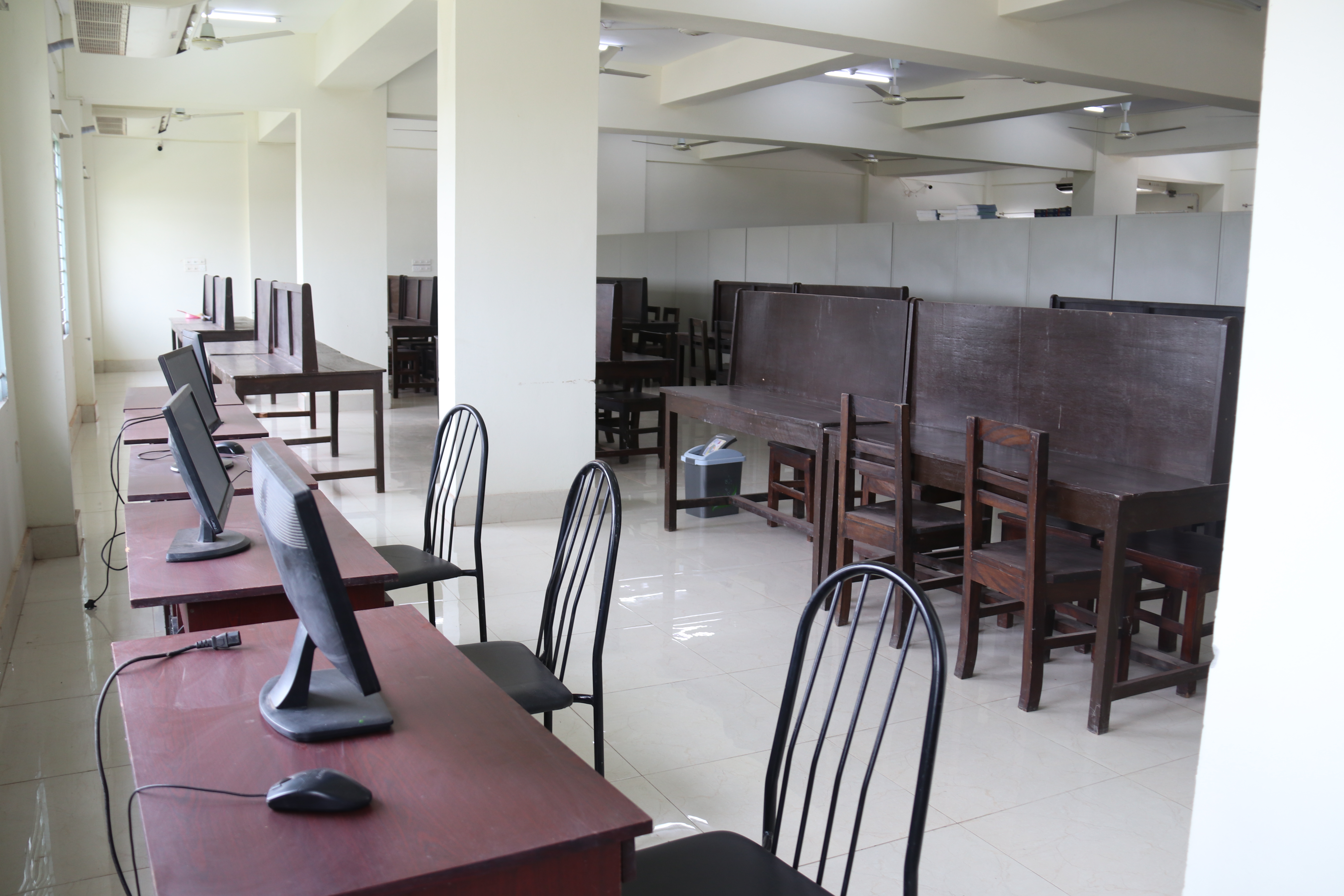 ব্রডব্যান্ড কানেকশনসহ ডেস্কটপ