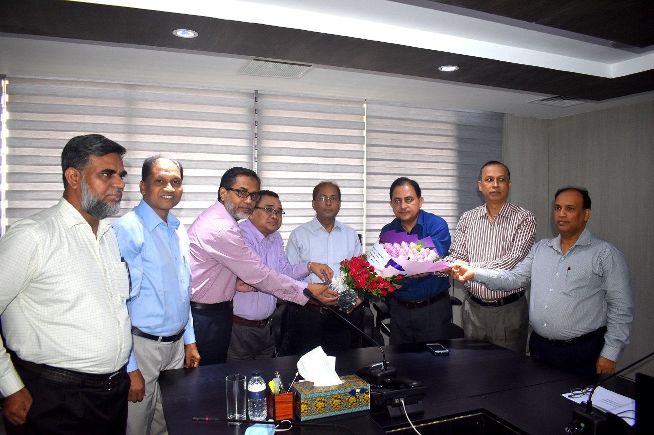 সাধারণ বীমা কর্পোরেশনের পরিচালনা পর্ষদের চেয়ারম্যান পদে যোগদান উপলক্ষ্যে জনাব দুলাল কৃষ্ণ সাহা, সচিব (অবঃ) মহোদয়কে কর্পোরেশন-এর পক্ষ থেকে অদ্য ০৫.০৯.২০২৩ তারিখে ফুলেল শুভেচ্ছা ও অভিনন্দন জ্ঞাপন করা হয়।