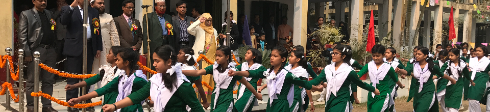 এস.ভি. সরকারি বালিকা উচ্চ বিদ্যালয়ের শিক্ষার্থীদের পক্ষ হতে সালাম গ্রহণ