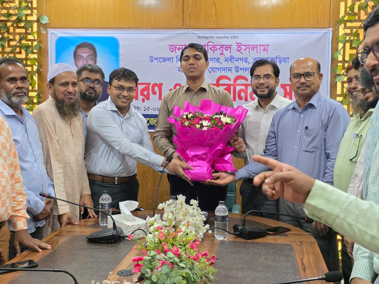 নবাগত উপজেলা নির্বাহী অফিসার মহোদয়কে অফিসার্স ক্লাবের পক্ষ থেকে বরণ ।