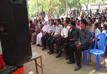 সাংস্কৃতিক অনুষ্ঠান উপভোগ করছেন উপজেলা নির্বাহী অফিসার জনাব আসম হাসান আল আমিন ও অন্যান