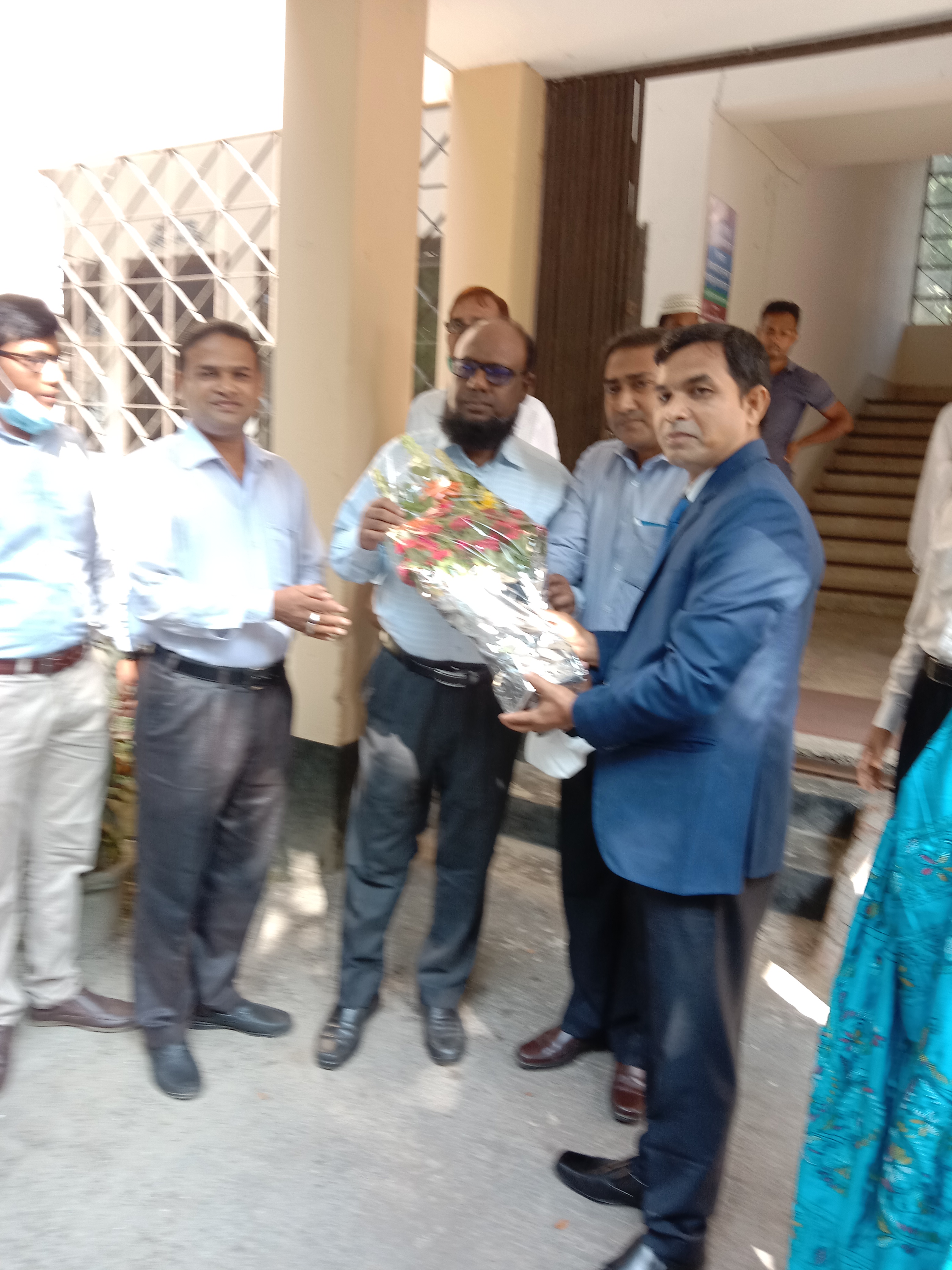 ব্যবস্থাপনা পরিচালক মহোদয়ের বরিশাল আগমনের ফুলের শুভেচ্ছা জ্ঞাপন