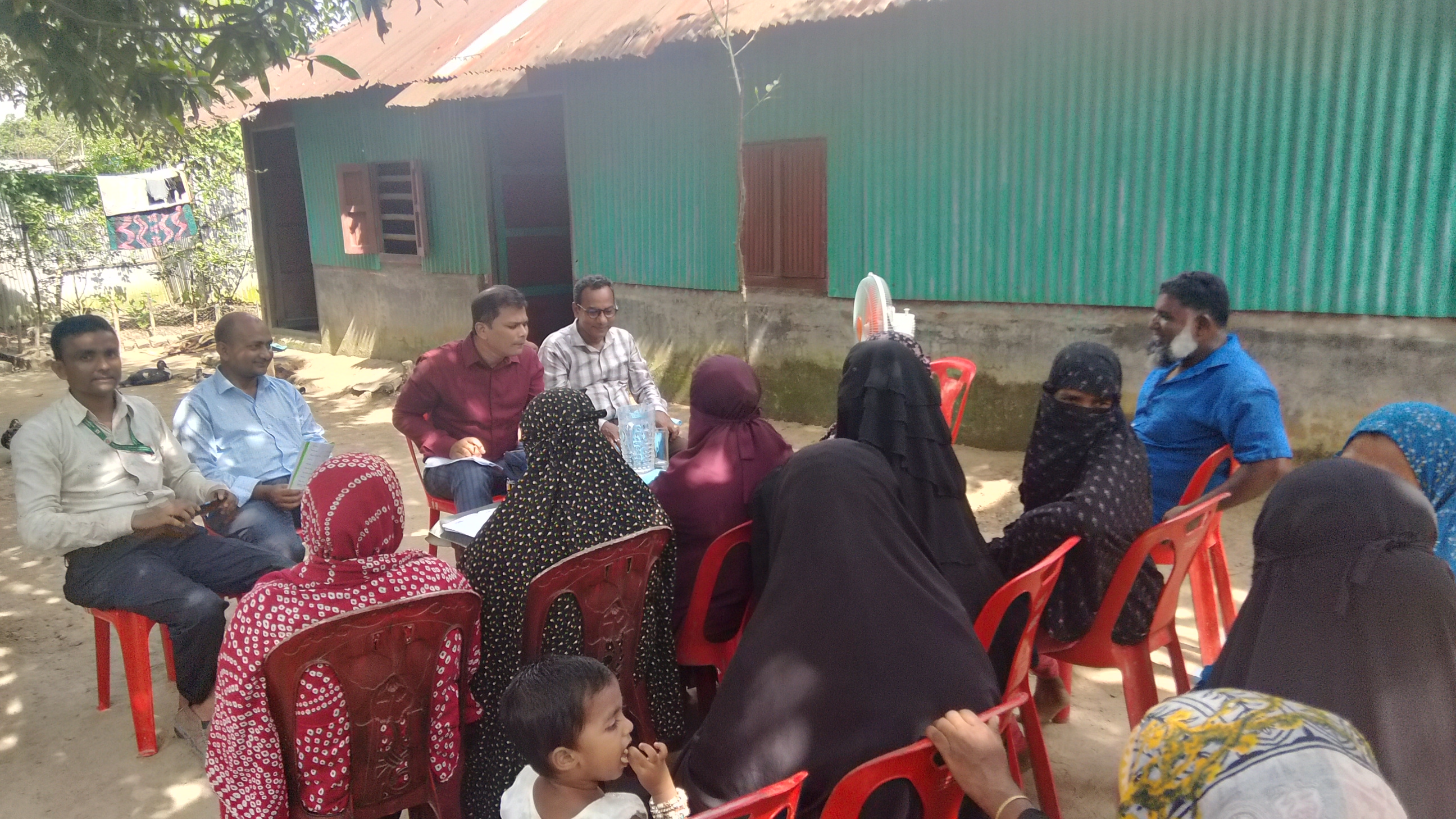 পরিকল্পনা মন্ত্রনালয়ে সহকারী পরিচালক সুজন চন্দ্র ভৈৗমিক মাঠ পর্যায়ে কার্যক্রম পরিদশন।