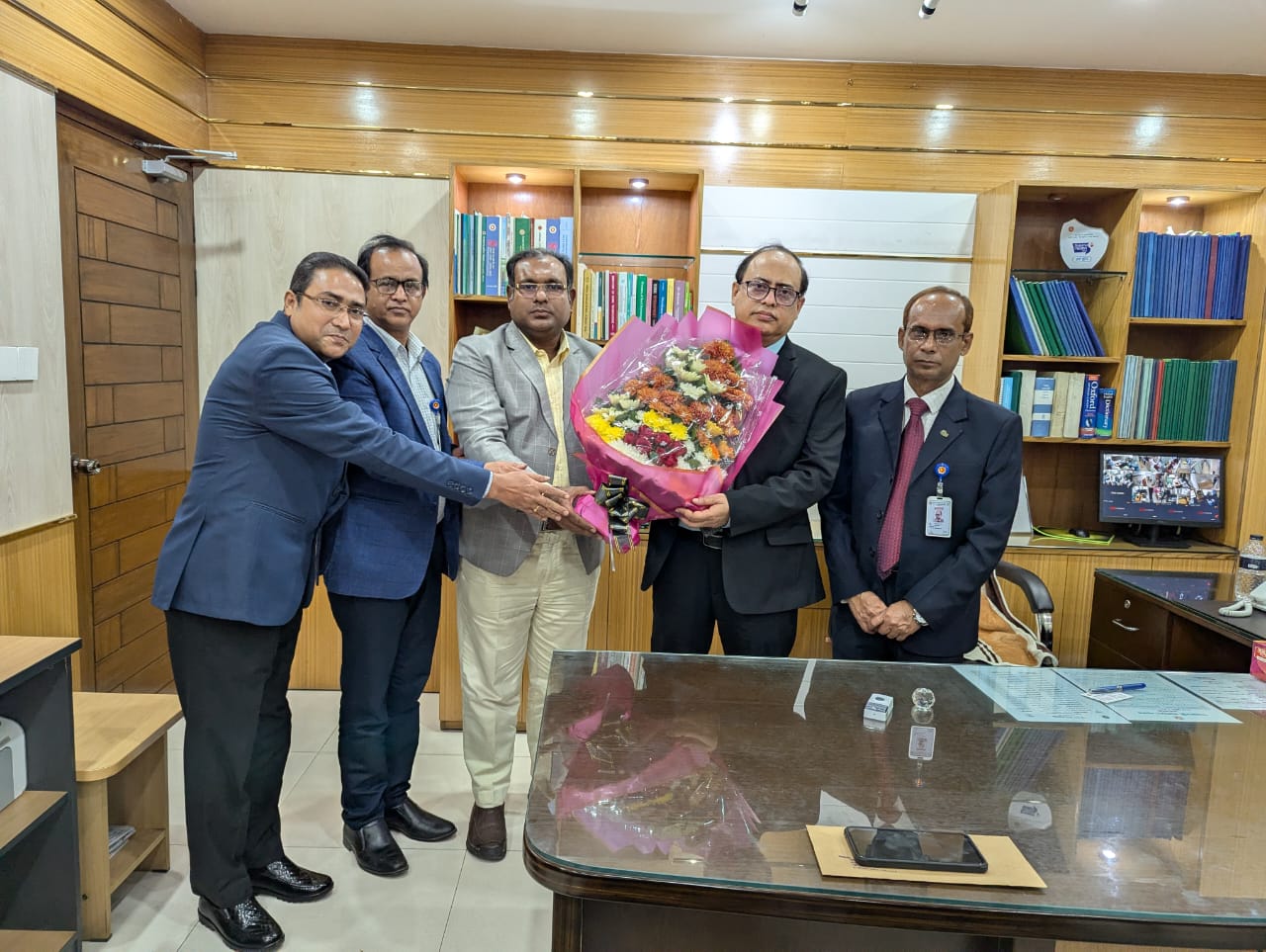 নবনিযুক্ত ব্যবস্থাপনা পরিচালক জনাব মোহাম্মদ মাহবুবুর রহমান মহোদয় স্যারকে শুভেচ্ছা বরণ