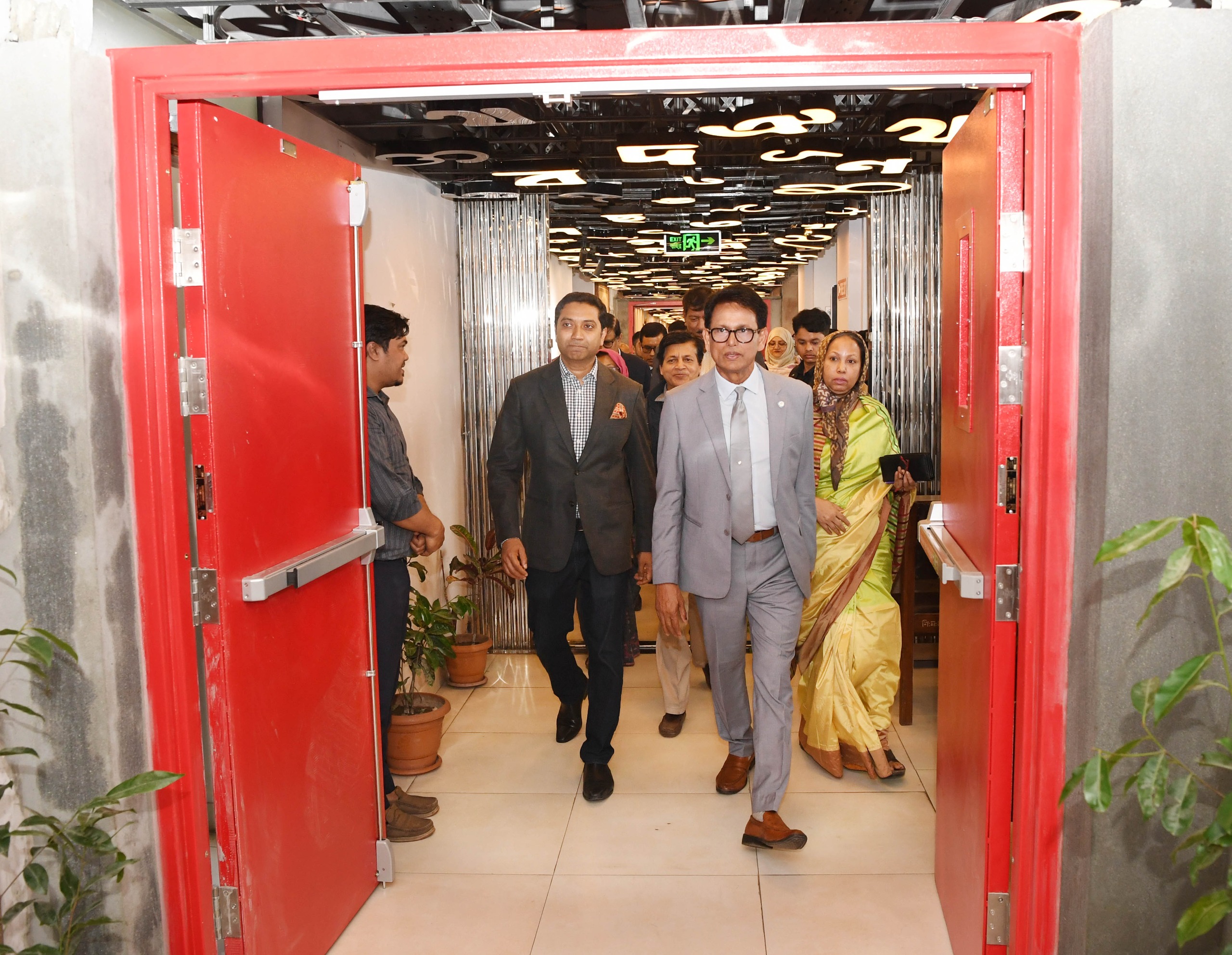 মাধ্যমিক ও উচ্চ শিক্ষা বিভাগের মন্ত্রী ও প্রতিমন্ত্রী মহোদয়ের আগমন