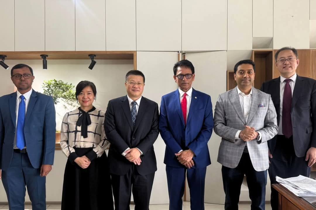 ঢাকায় নিযুক্ত চীনের রাষ্ট্রদূত ইয়াও ওয়েন বাংলাদেশ সরকারের শিক্ষা এবং প্রাথমিক ও গণশিক্ষা মাননীয় মন্ত্রী ড. আ ন ম এহছানুল হক মিলন এবং মাননীয় প্রতিমন্ত্রী ববি হাজ্জাজ সাথে সৌজন্য সাক্ষাৎ করেন