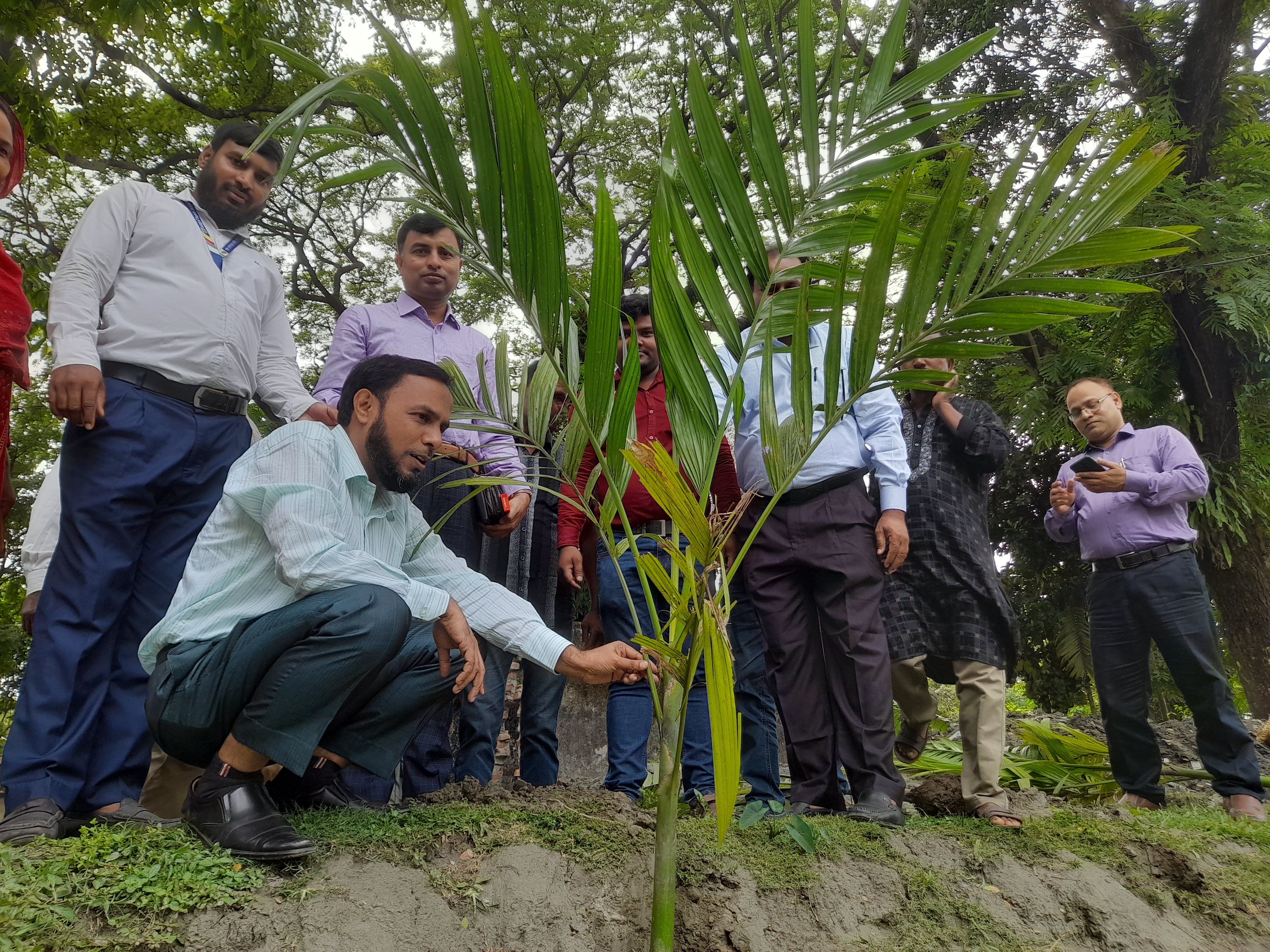 ডিডি এল জি স্যারের পরিদর্শন...