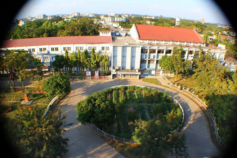 কলেজ ক্যাম্পাস