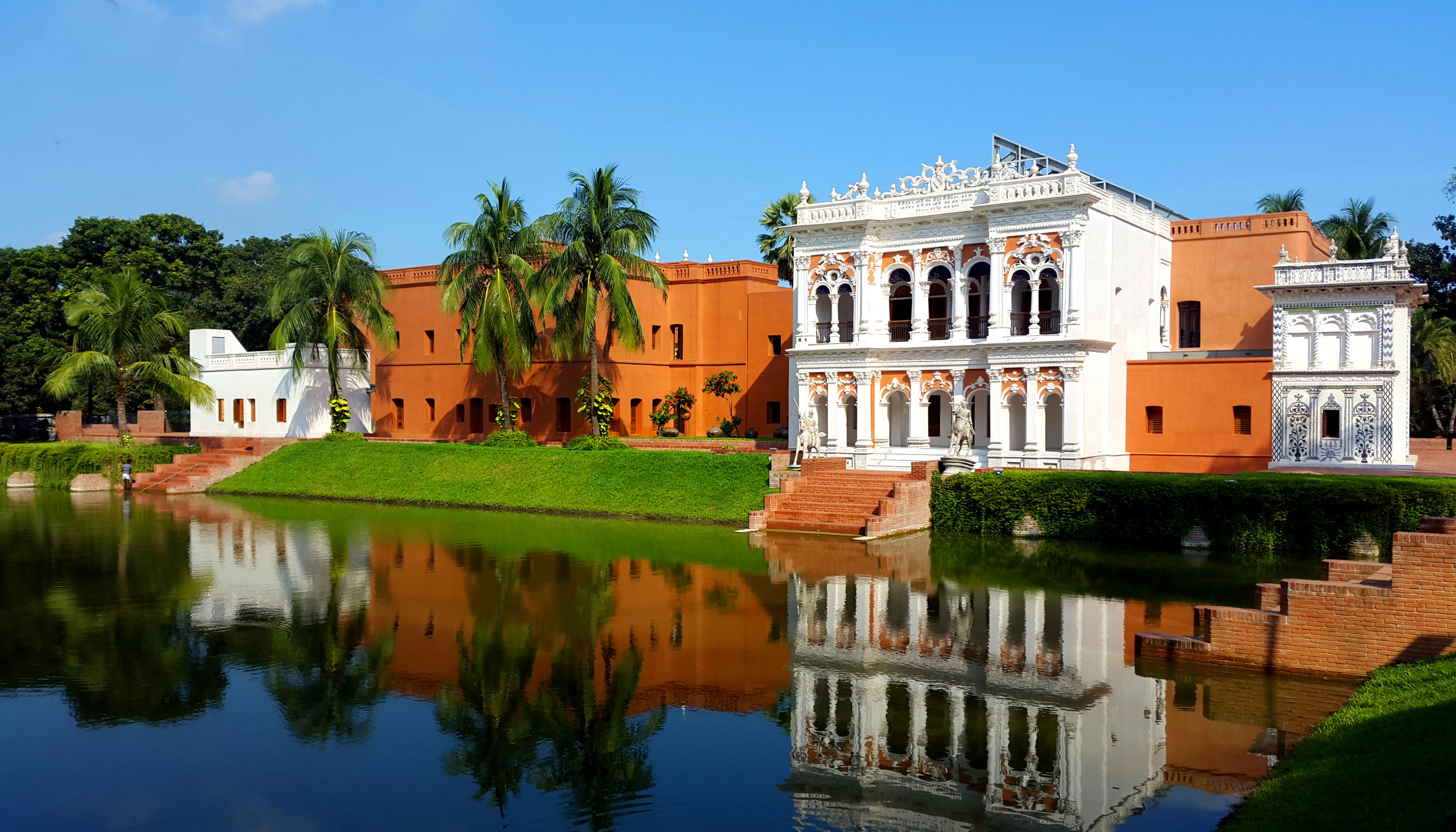 বড় সর্দারবাড়ি