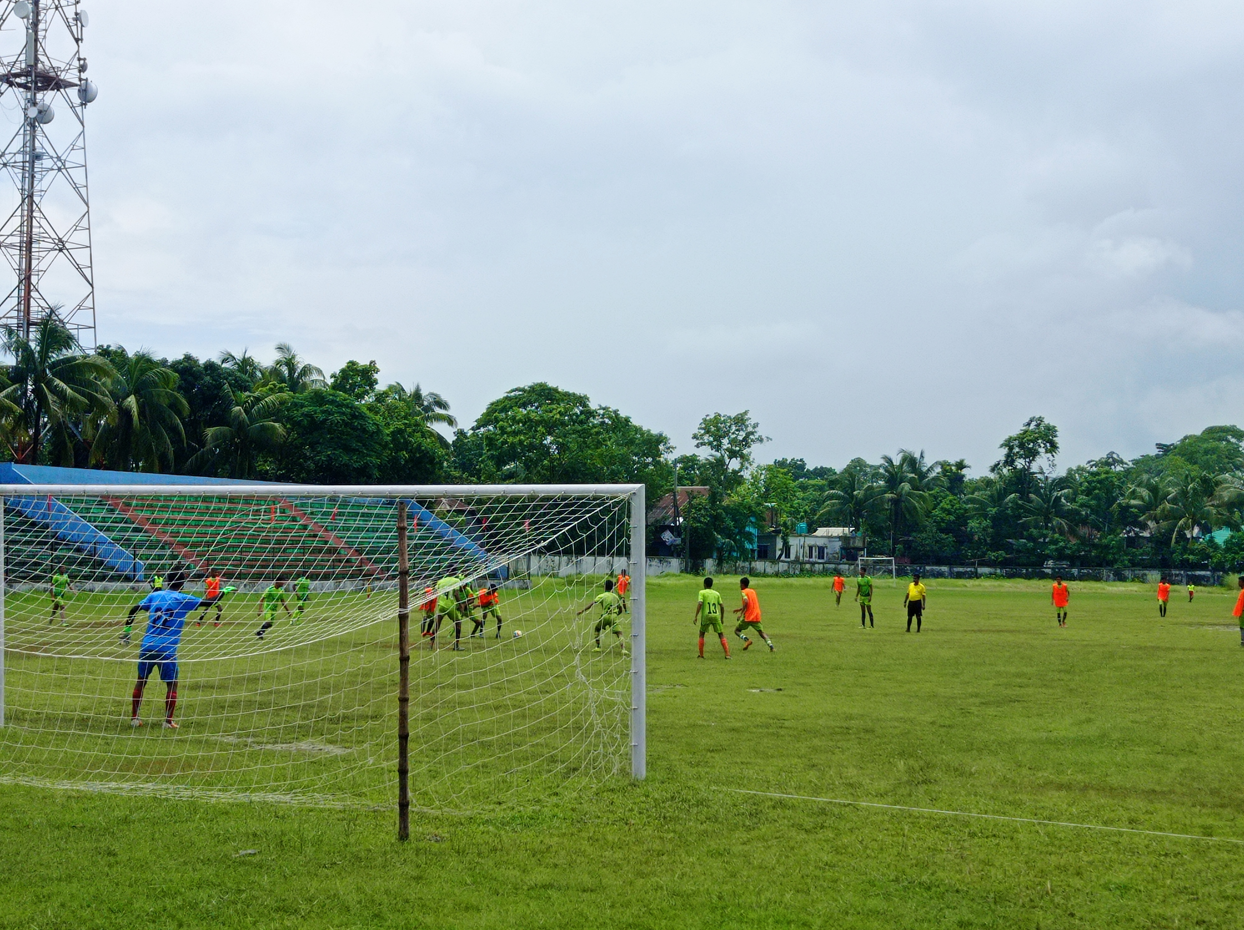 আন্তঃকলেজ ফুটবল টুর্নামেন্ট এর ছবি