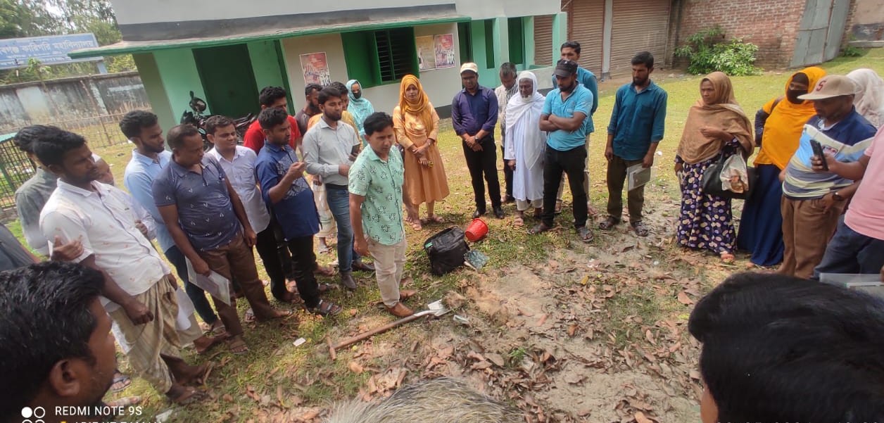 মাটি পরিক্ষার গুরুত্ব ও মাটির নমুনা সংগ্রহে কৃষক প্রশিক্ষণ,নবাবগঞ্জ,দিনাজপুর