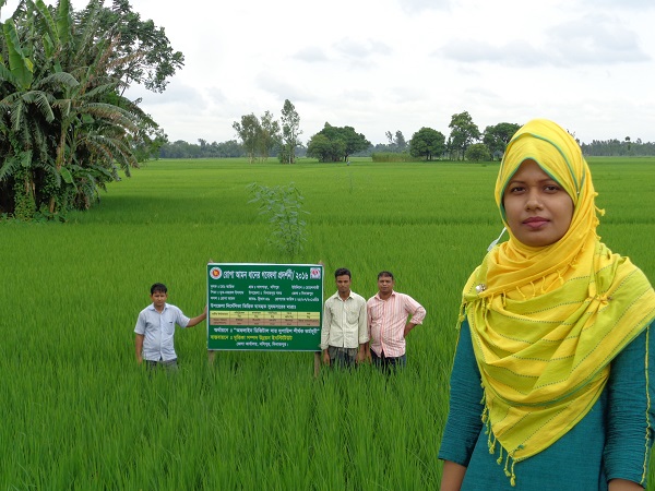 গবেষণা প্রদর্শনী প্লট পরিদর্শন