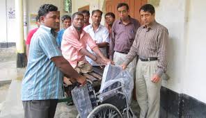 প্রতিবন্ধীদের মাঝে চেয়ার বিতরণ