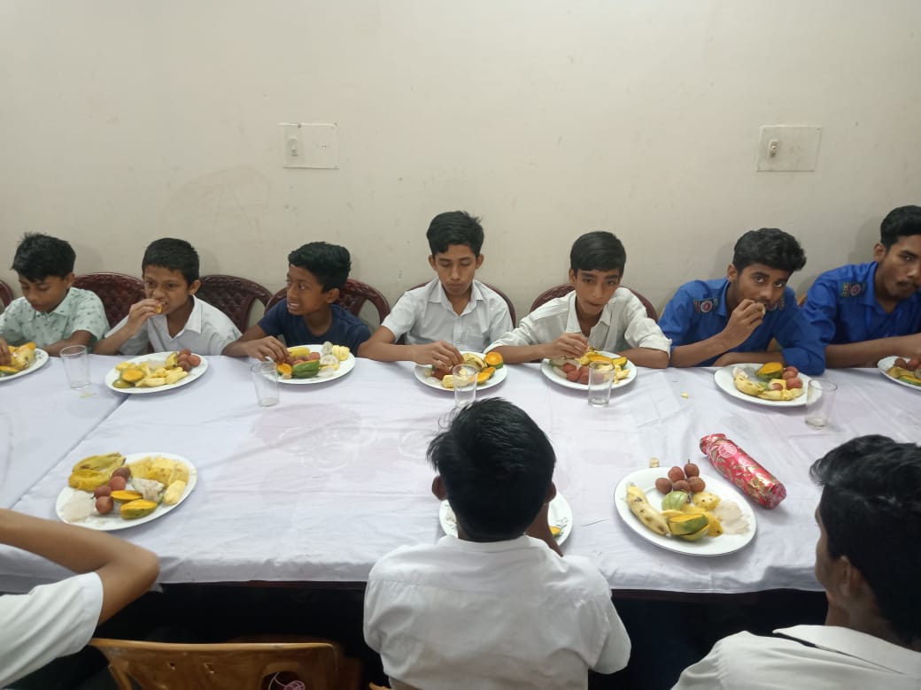 গ্রীষ্মকালীন ফল উৎসব ও পুরস্কার বিতরণী ২০২৪