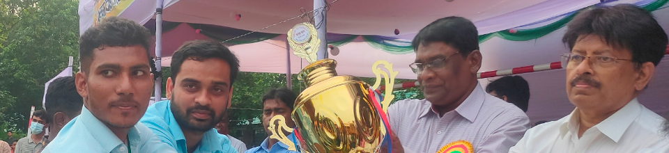 শিশু পরিবার ফটো