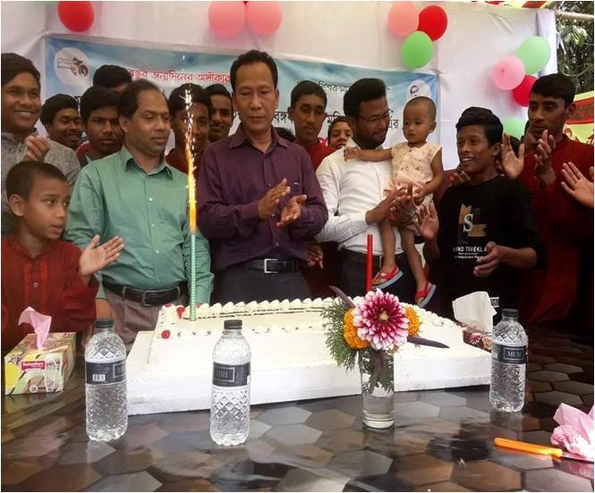 বঙ্গবন্ধুর জন্মবার্ষিকী উপলক্ষে কেক কাটা