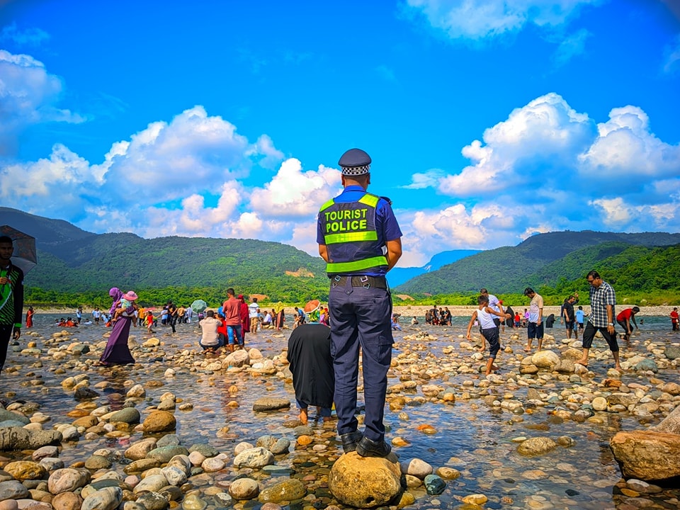 2024-04-27-05-29-1e18650cd93f9faacecff63ff865ba96