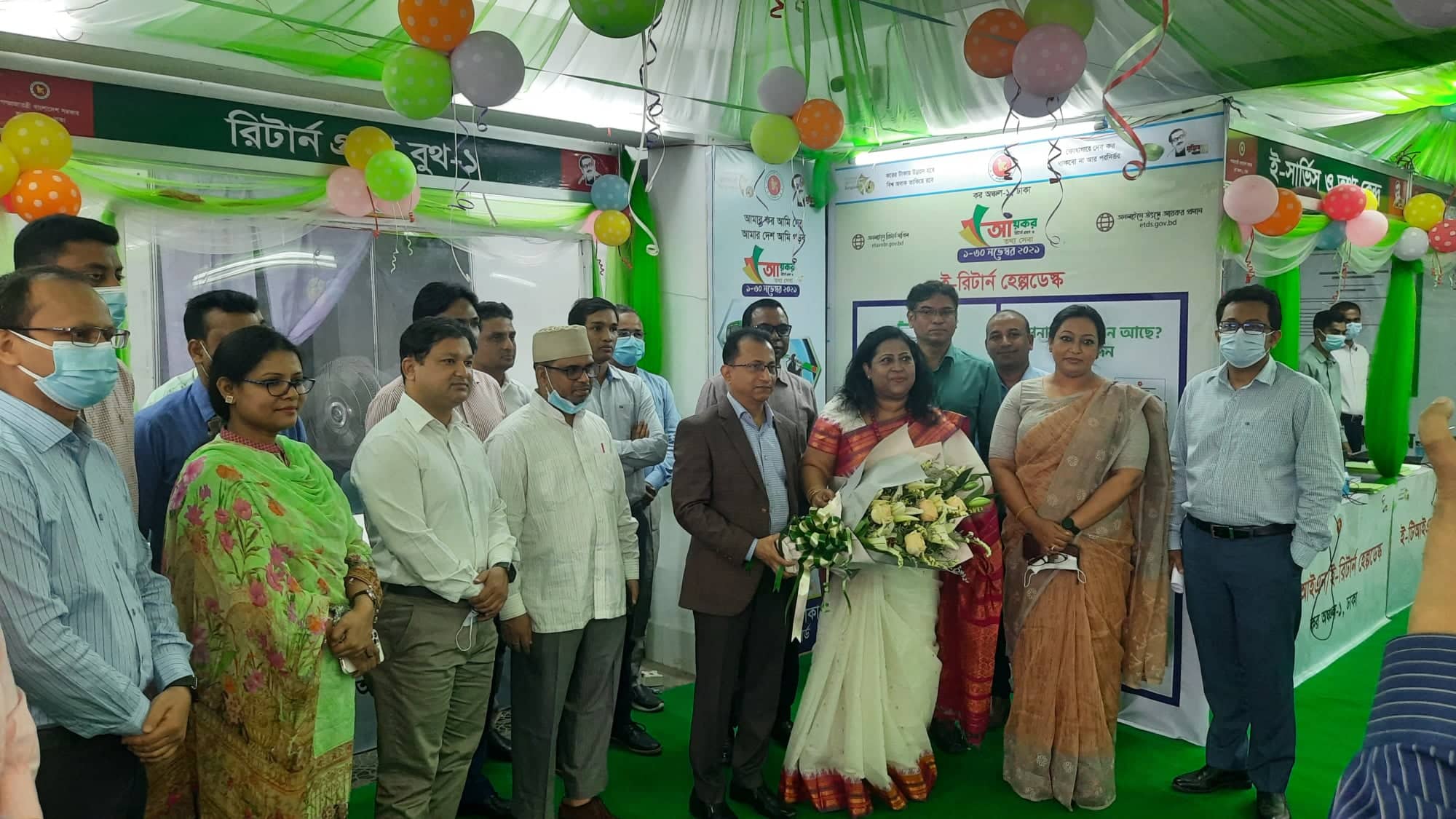 সদস্য (কর প্রশাসন ও মানবসম্পদ ব্যবস্থাপনা) জনাব শাহীন আক্তার মহোদয় কর্তৃক অত্র কর অঞ্চলের “আয়কর রিটার্ন গ্রহণ ও কর তথ্যসেবা” কার্যক্রম পরিদর্শন