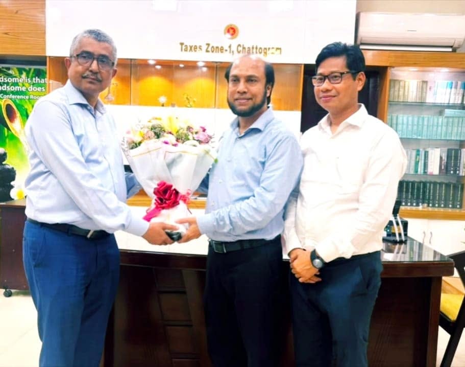 কর কমিশনার (গ্রেড-৩) পদে পদোন্নতি প্রাপ্ত হওয়ায় কর পরিবার, কর অঞ্চল–১, চট্টগ্রামের পক্ষ থেকে জনাব মো: মঞ্জুর আলম মহোদয়কে ফুলেল শুভেচ্ছা ও আন্তরিক অভিনন্দন জানানো হয়।