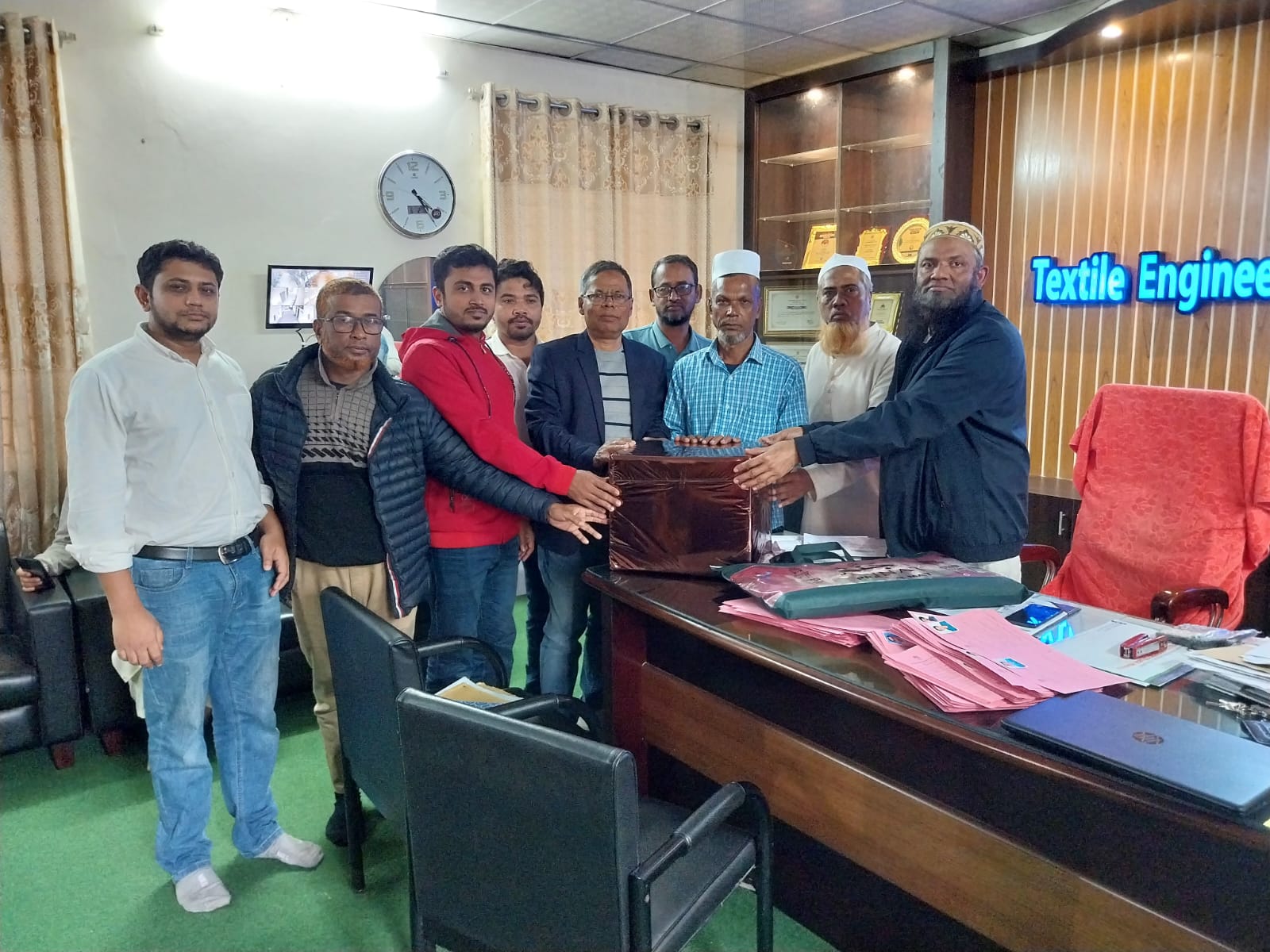 বাবুর্চি জনাব নুরু মিয়ার অবসরজনিত বিদায় অনুষ্ঠানে