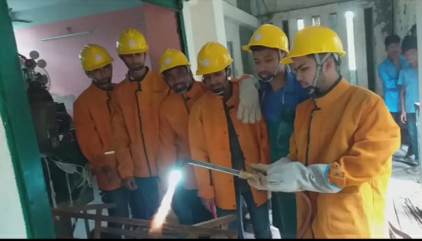ওয়েল্ডিং ট্রেডের ব্যাবহারিক ক্লাস