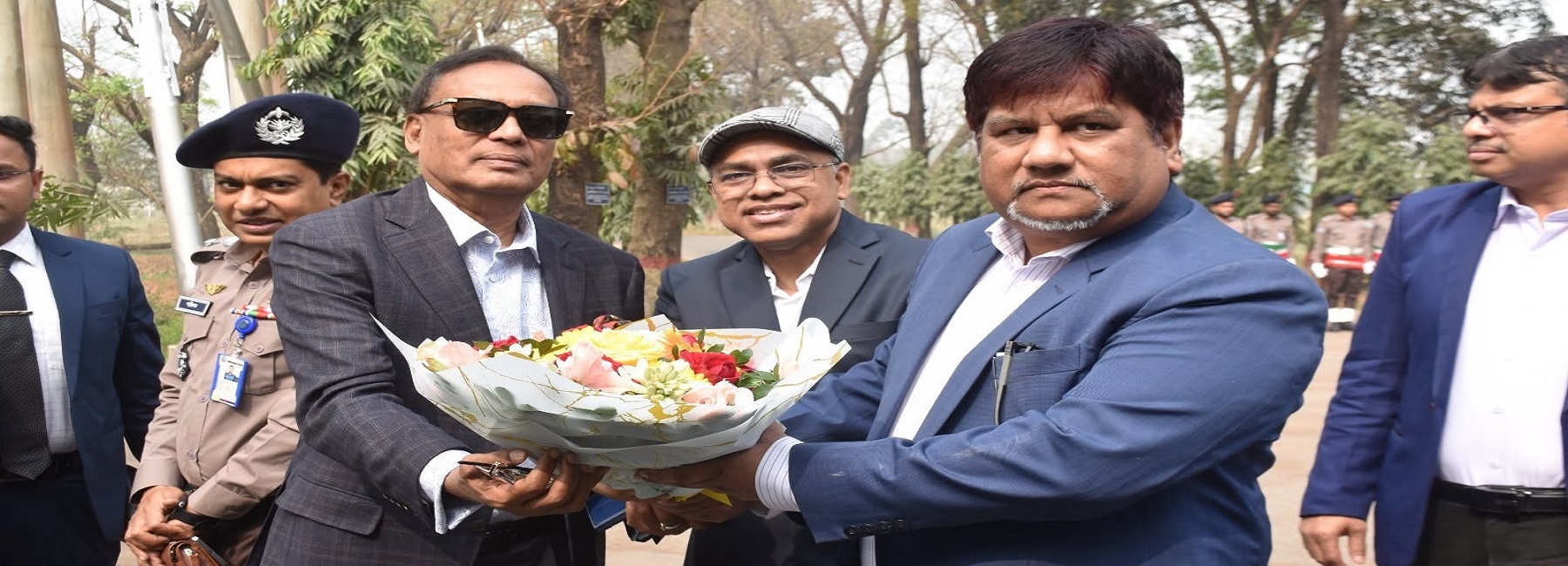 ডাক, টেলিযোগাযোগ ও তথ্য প্রযুক্তি মন্ত্রনালয় এবং বিজ্ঞান ও প্রযুক্তি মন্ত্রনালয়ের মাননীয় মন্ত্রী মহোদোয় কে ফুলেল শুভেচছা।