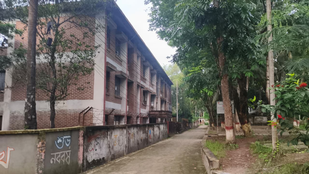 মহিলা হোস্টেল
