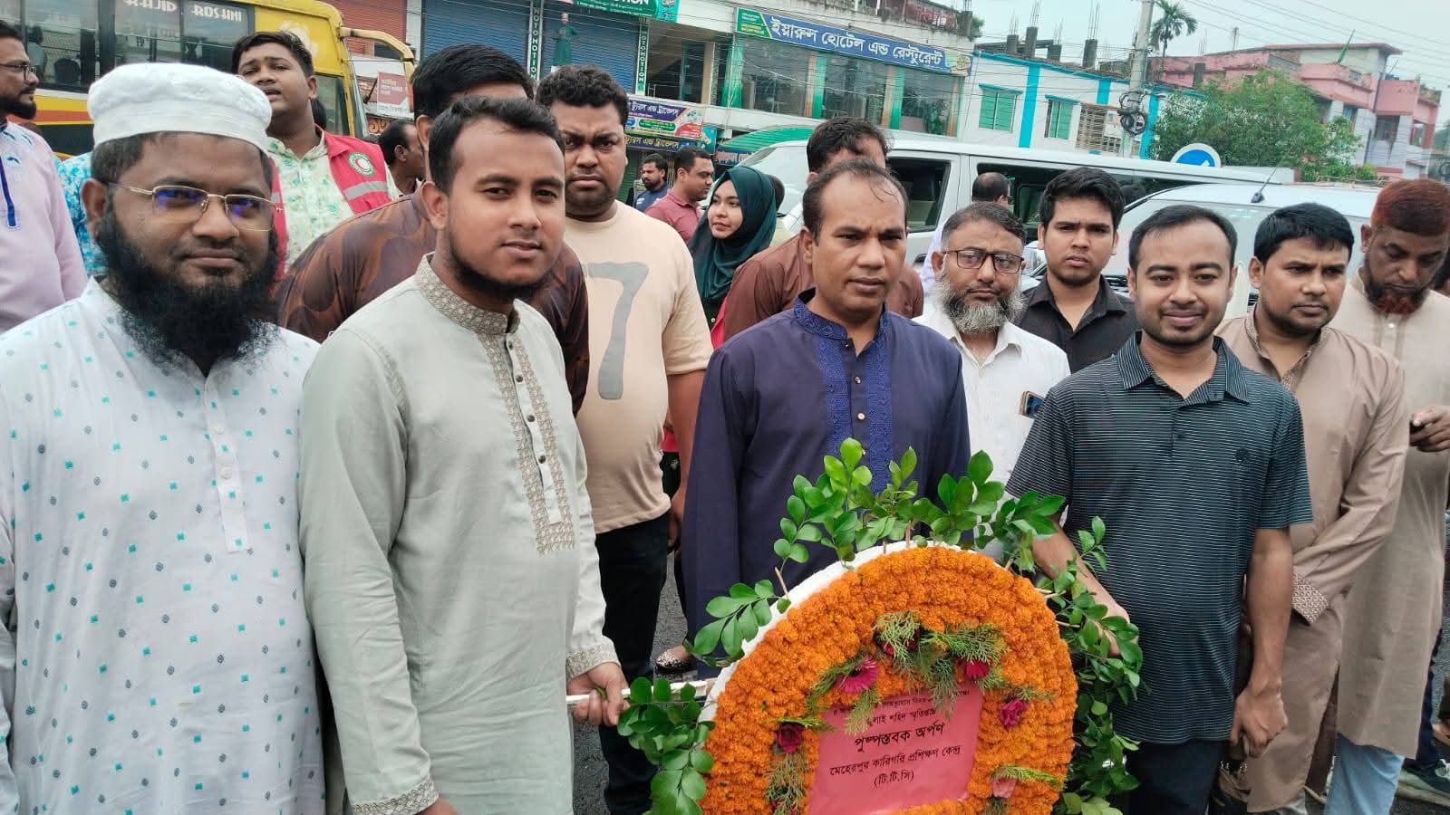 জুলাই শহিদ স্মৃতিস্তম্ভে পুস্পস্তবক অর্পণ