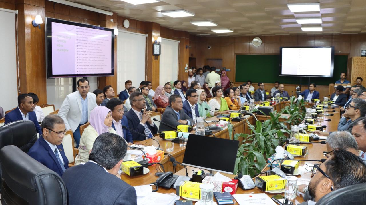 গৃহায়ন ও গণপূর্ত মন্ত্রণালয়ের নবনিযুক্ত মাননীয় মন্ত্রী ও প্রতিমন্ত্রী মহোদয়ের সাথে মন্ত্রণালয়ের বিভিন্ন স্তরের কর্মকর্তাবৃন্দ ও অধীনস্থ দপ্তরসমূহের দপ্তর প্রধানগণের সৌজন্য সভা