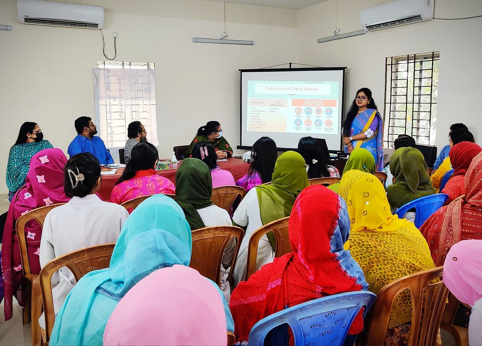 থানা স্বাস্থ্য ও পরিবার পরিকল্পনা কর্মকর্তা ডাঃ গাজী আহমদ হাসান উপস্থিত সকল চিকিৎসক, নার্স, SACMO এবং সকল অফিস সহকারী দের সঙ্গে তেজগাঁও থানা স্বাস্থ্য কমপ্লেক্সের বিভিন্ন কর্মকান্ড নিয়ে আলোচনা করেন।