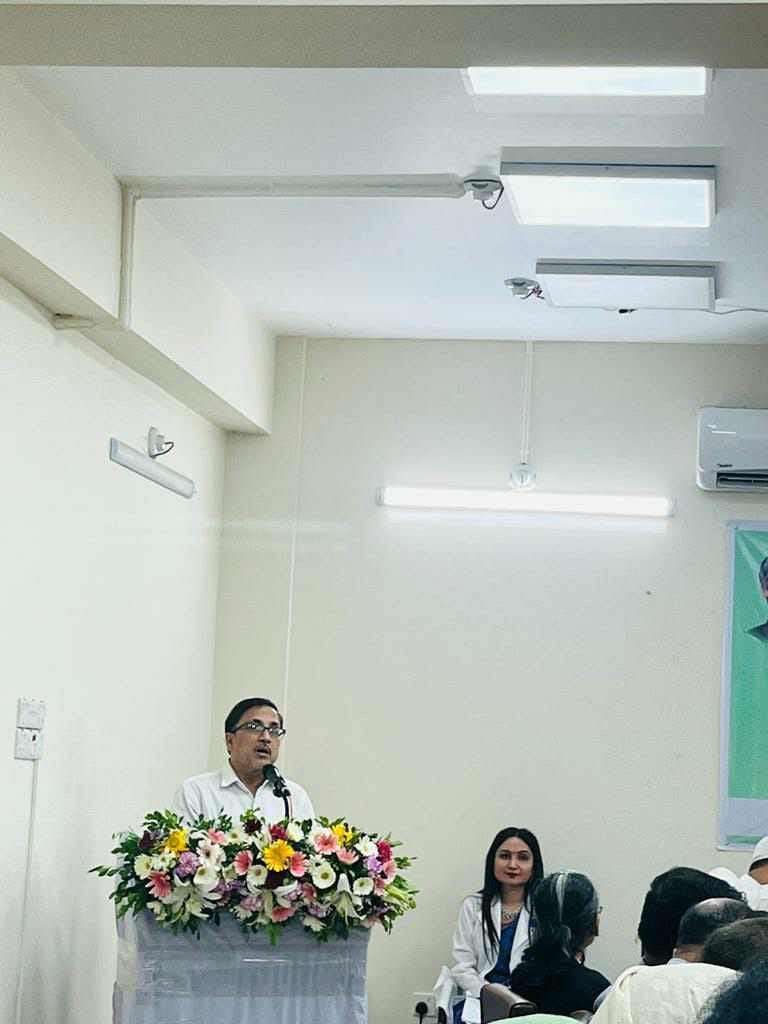 মূল্যবান বক্তব্য প্রদান করছেন অধ্যাপক ডাঃ আবুল বাশার মোহাম্মদ খুরশীদ আলম,মহাপরিচালক,স্বাস্থ্য অধিদপ্তর , মহোদয়।