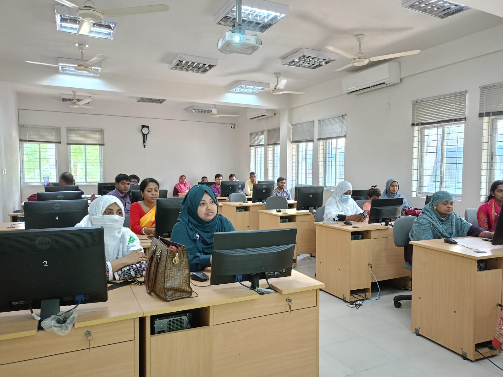 ট্রেইনিং কার্যক্রম