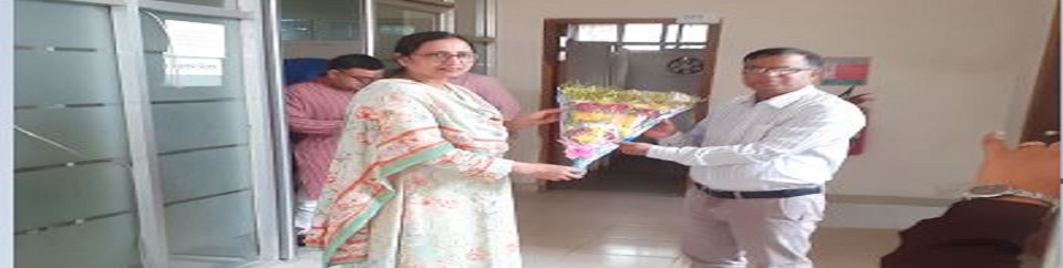 ইউআইটিআরসিই, ব্যানবেইস, কালীগঞ্জ, গাজীপুর কার্যালয়ে কে. এম. হাসানুল্লাহ মাহমুদ স্যারের অফিস পরিদর্শনে আসায় নূর-ই-জান্নাত ম্যাডামের ফুলের শুভেচ্ছা।