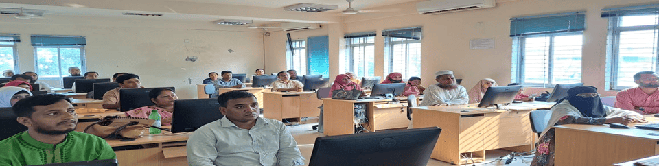 উপজেলা আইসিটি ট্রেনিং এন্ড রিসোর্স সেন্টার, মতলব দক্ষিণ, চাঁদপুর কার্যালয়ে ২০২৩-২০২৪ অর্থবছরে পরিচালিত প্রশিক্ষণ কোর্সের ক্লাসের স্থিরচিত্র।