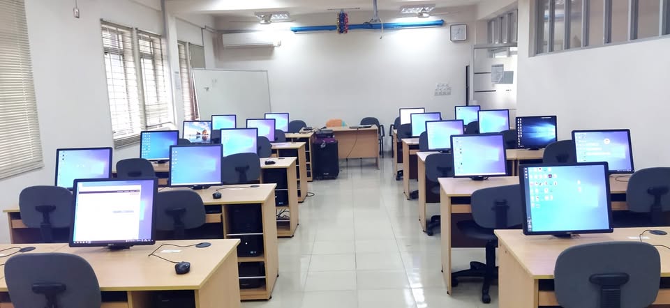 ইউআইটিআরসিই কম্পিউটার ল্যাব