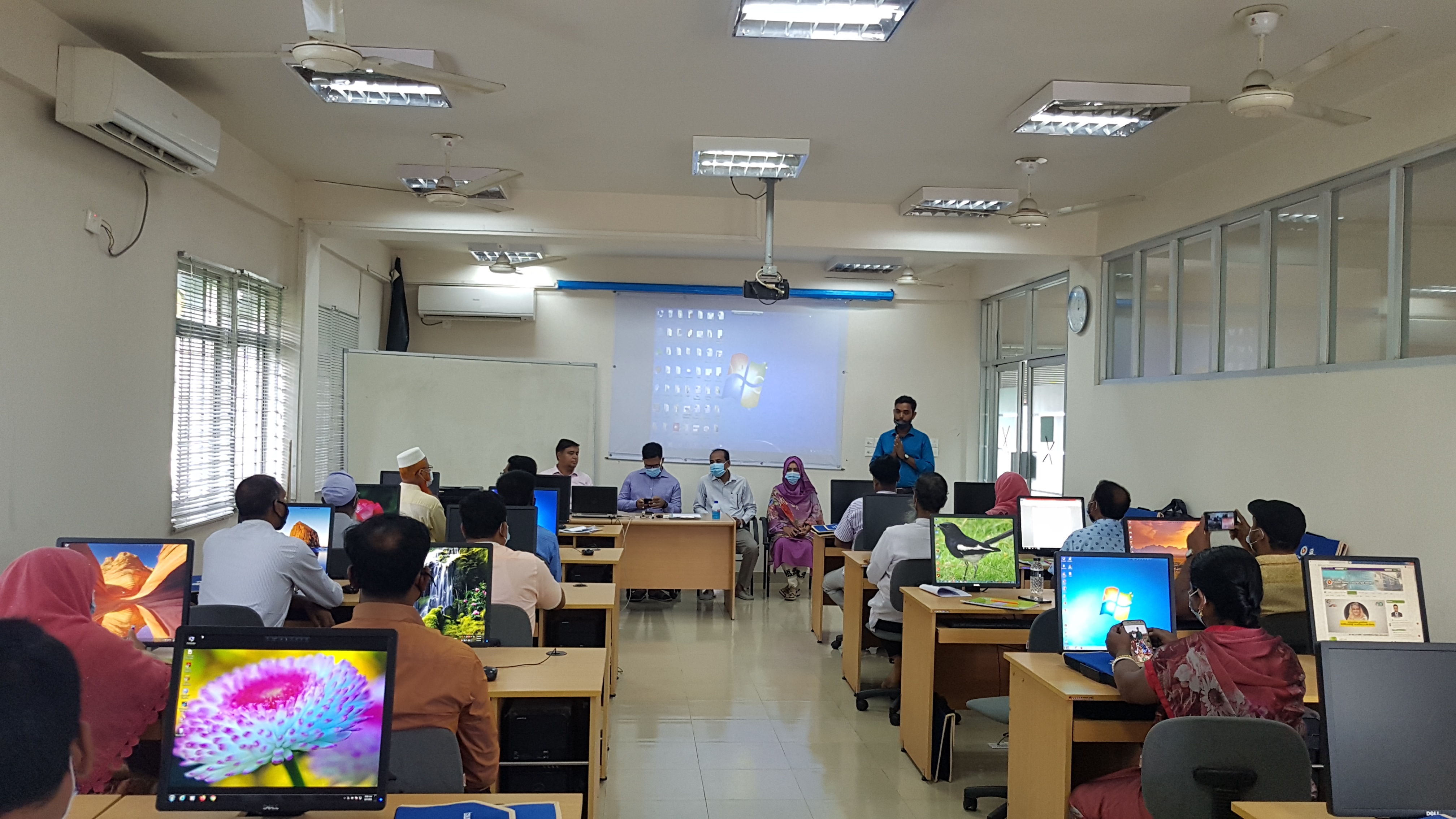 ২০২২-২০২৩ অর্থ বছরে ৪টি ব্যাচের Training on Interactive Teaching and Live Class Management প্রশিক্ষণ সম্পন্ন।