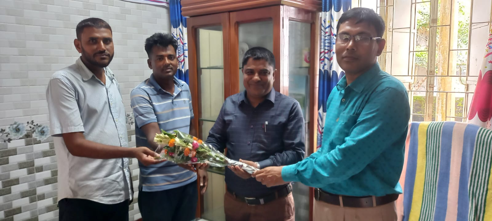 অত্র দপ্তরের সহকারী ইন্সট্রাক্টর জনাব মোঃ শফিকুল ইসলাম এর বিদায়।