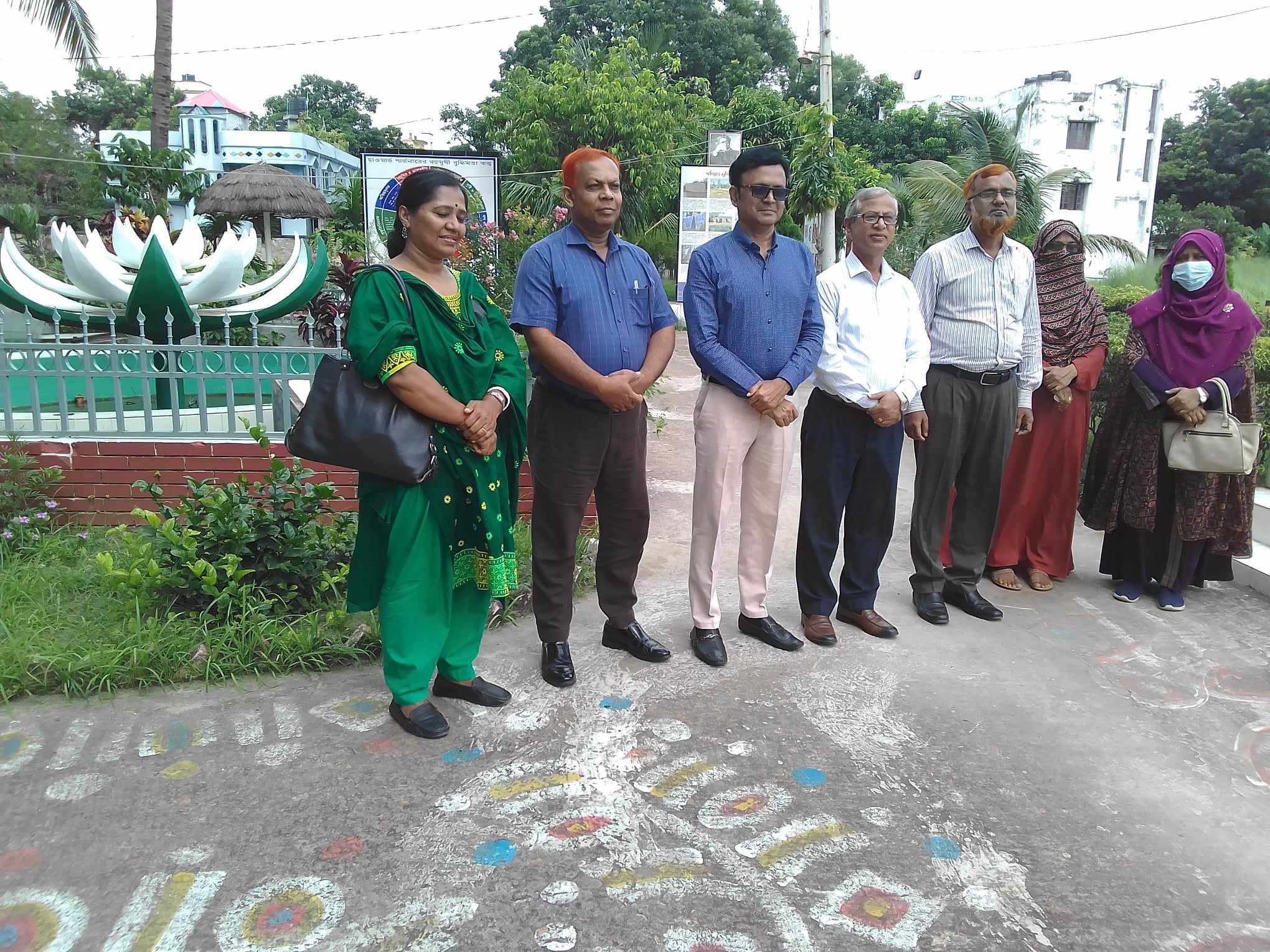 সদ্য যোগদানকৃত জেলা প্রাথমিক শিক্ষা অফিসার জনাব মোহাম্মদ মোফাজ্জল হোসেন মহোদয়কে মুন্সিগঞ্জ পিটিআই,ও এর আওতাধীন ইউআরসি সমূহের পক্ষ থেকে ফুলেল শুভেচ্ছা জানানো হয়।