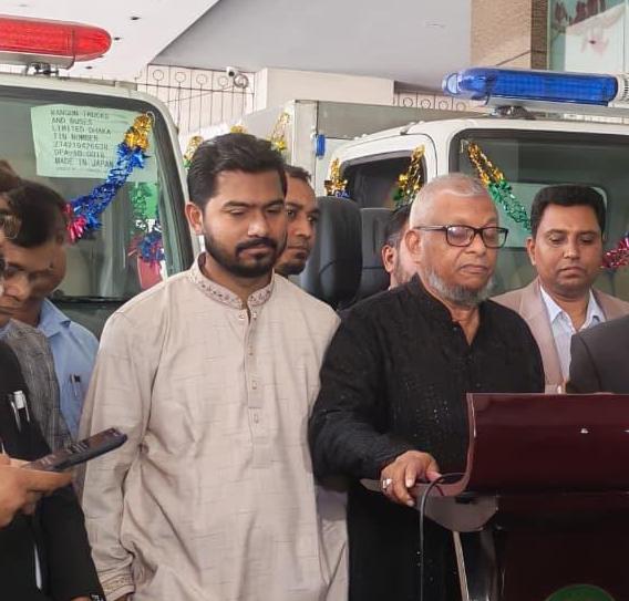 প্রবাসী কর্মীর মৃতদেহ পরিবহনের নিমিত্ত ০২ টি ফ্রিজিং অ্যাম্বুলেন্স-এর শুভ উদ্বোধন করেন মাননীয় মন্ত্রী ও প্রতিমন্ত্রী।