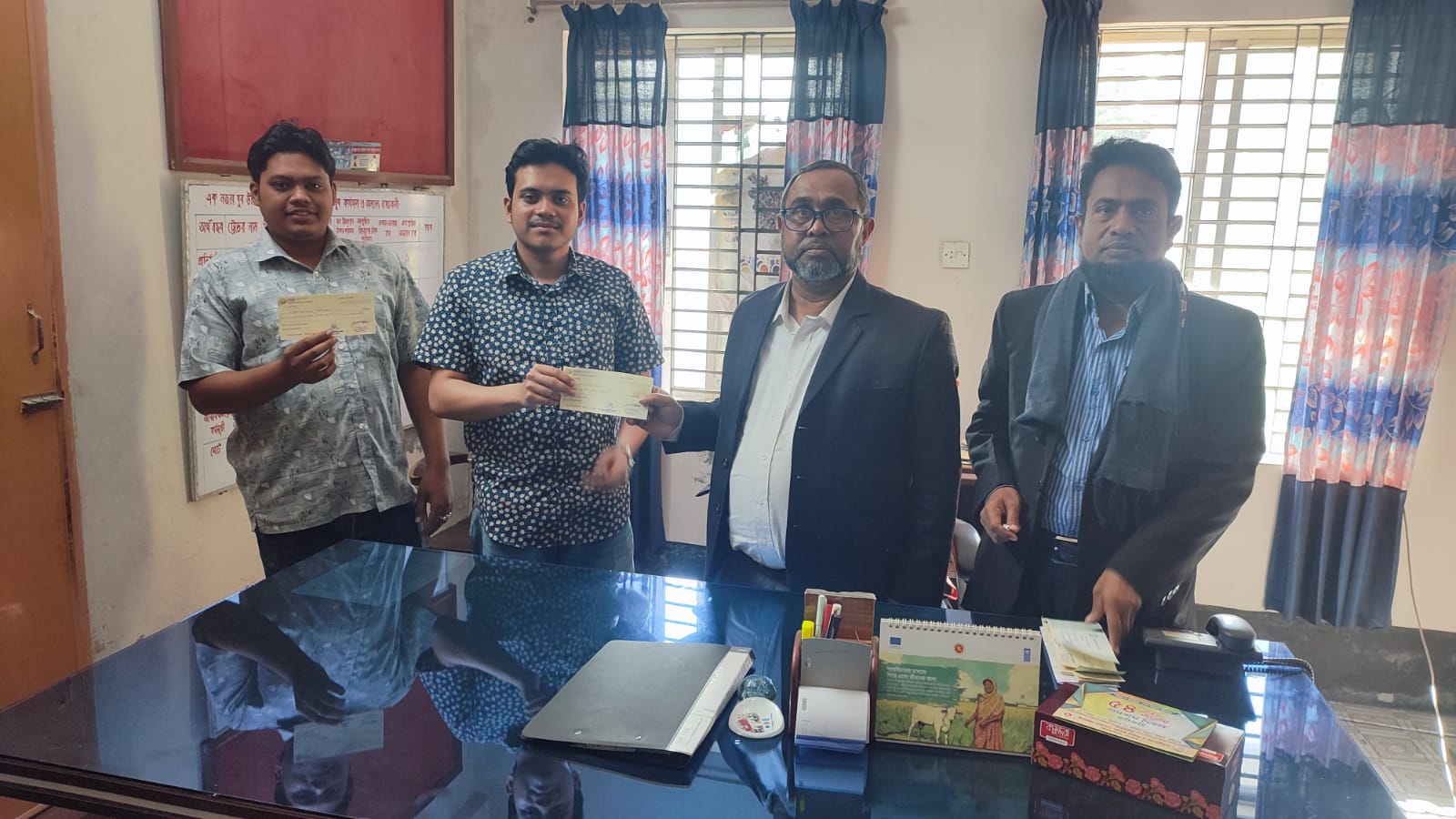 যুব ঋণের চেক বিতরণ