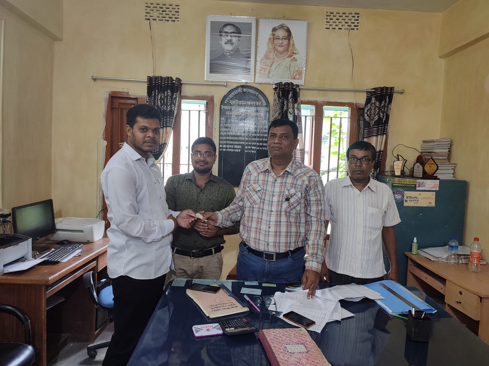 প্রাতিষ্ঠানিক ঋণ বিতরণ কার্যক্রম