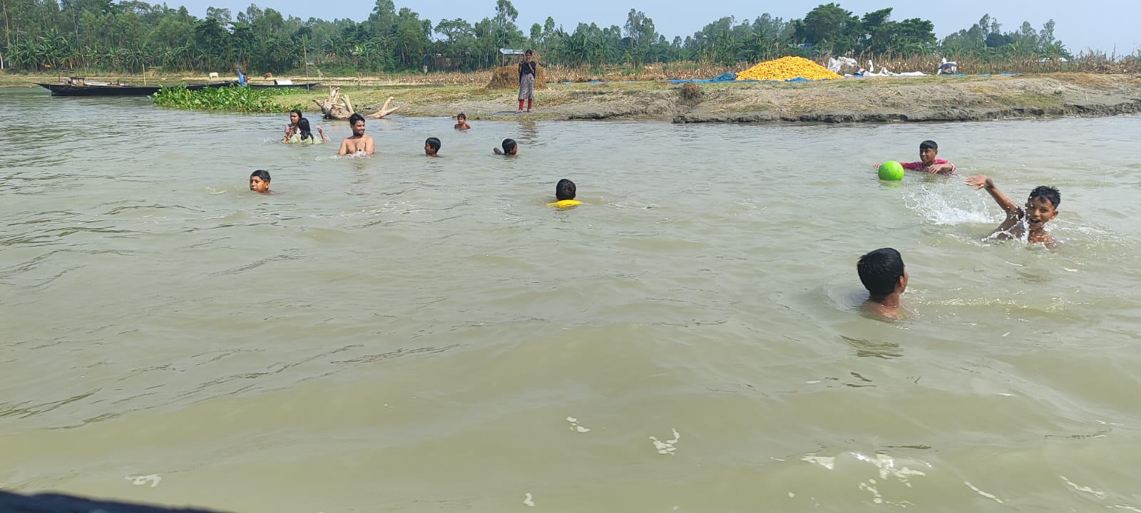 নদীমাতৃক চর রাজিবপুর এর ঐতিহ্যবহিী গ্রাম বাংলার চিত্র
