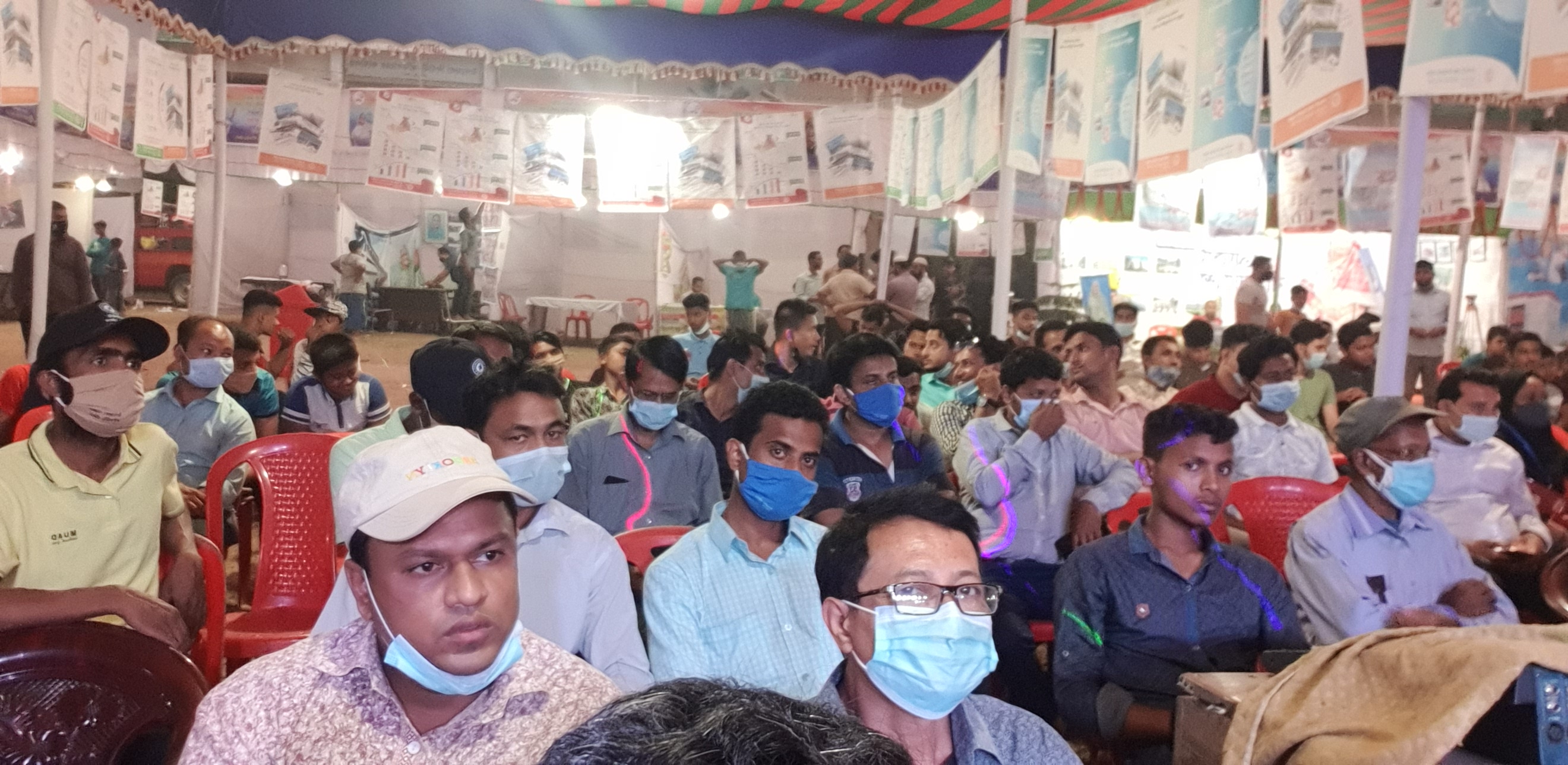 সমাপনী অনুষ্ঠানে আগত দর্শকদের একাংশ 