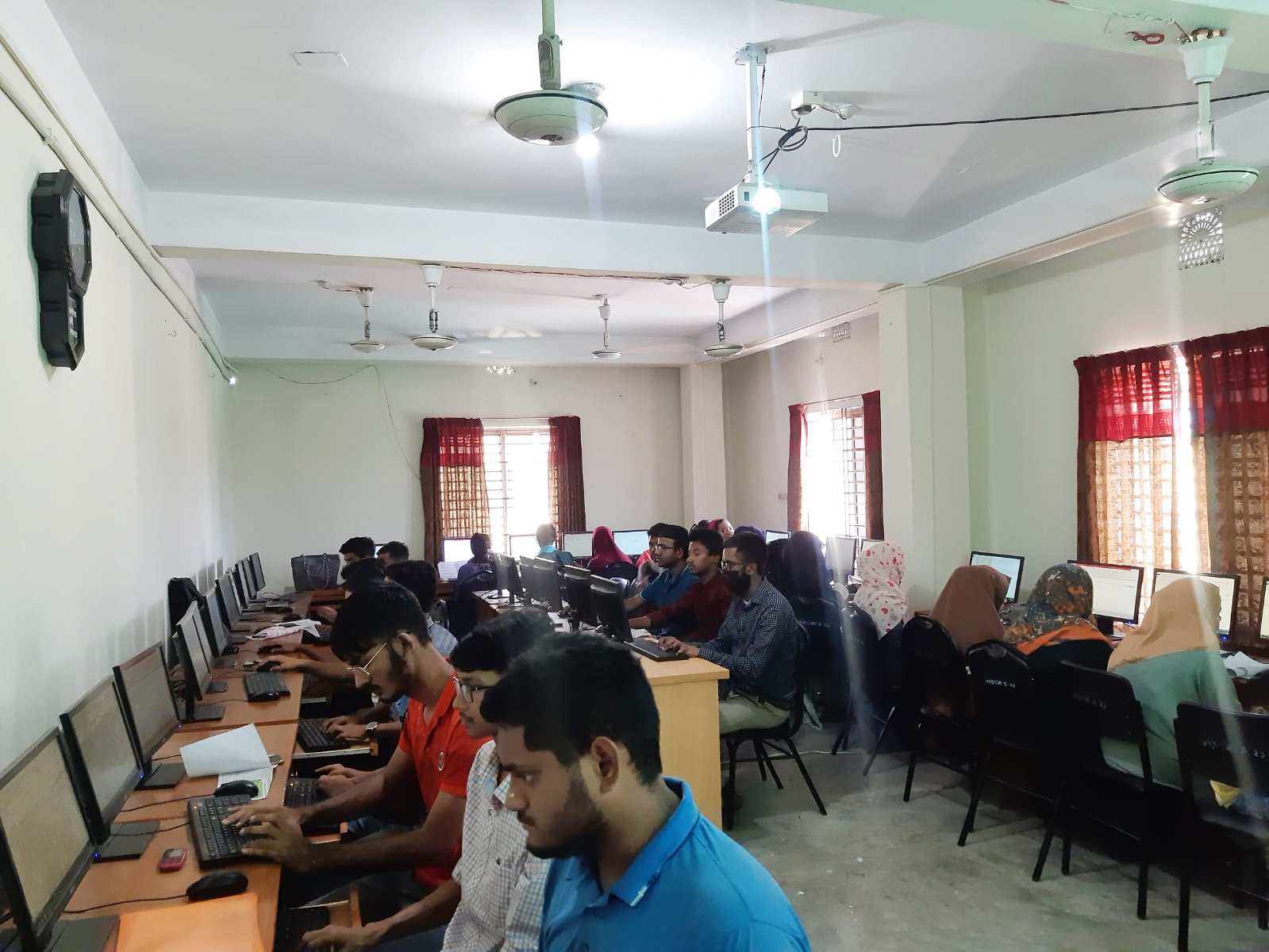 কম্পিউটার বেসিক এন্ড আইসিটি ল্যাব