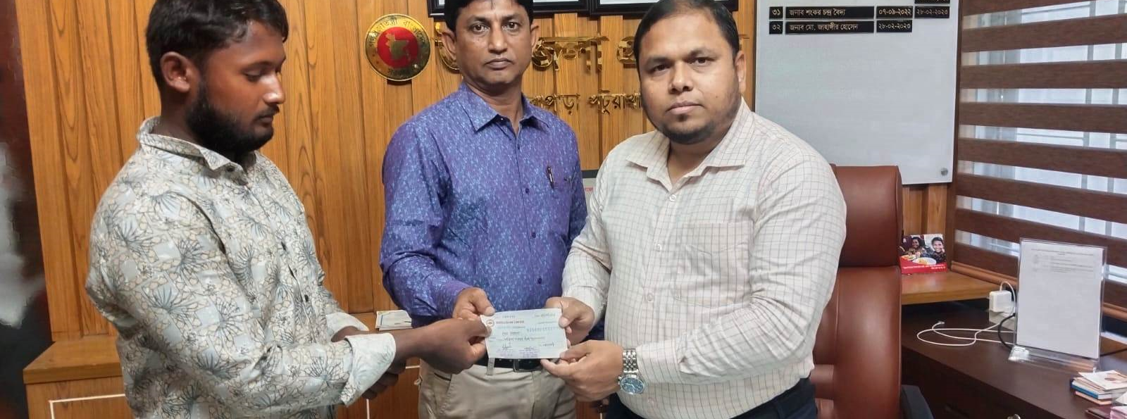 যুব ঋণ বিতরণের ছবি