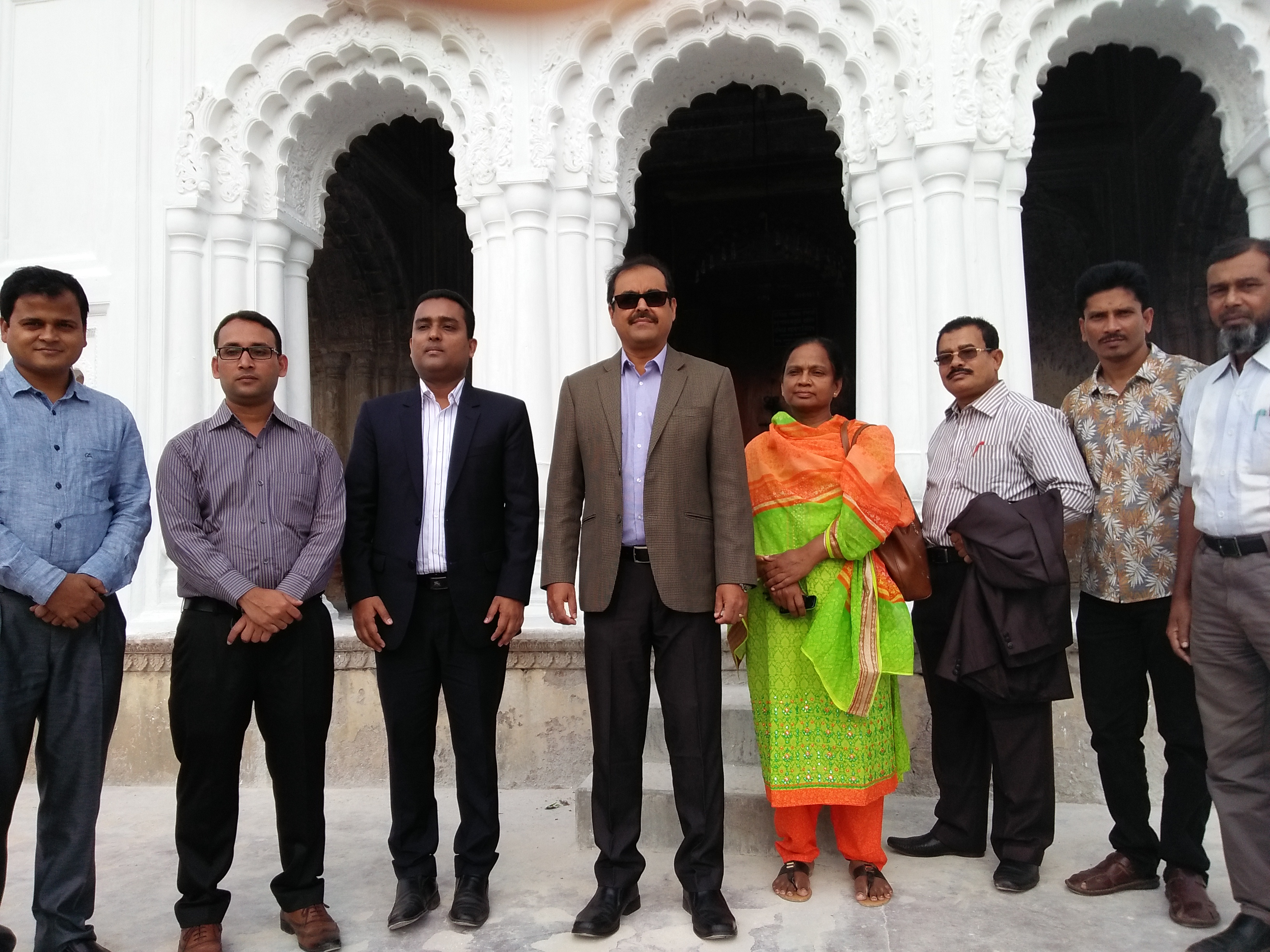 যুব ফটো গ্যালারি