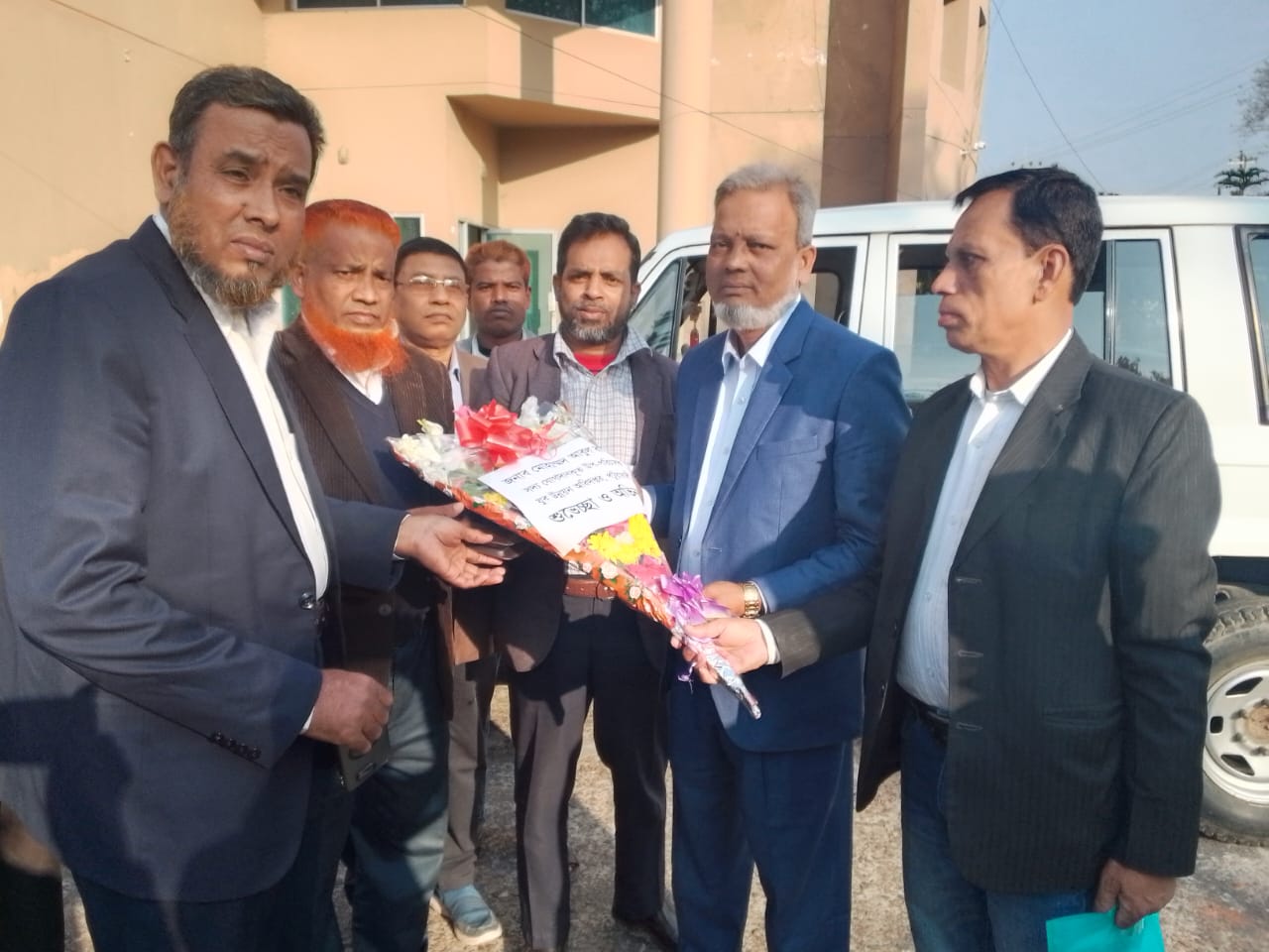 নবাগত উপপরিচালক জনাব মোহাম্মদ আবুল বাসার স্যারকে পটুয়াখালী জেলা যুব পরিবারের পক্ষ থেকে শুভেচ্ছা জ্ঞাপন।