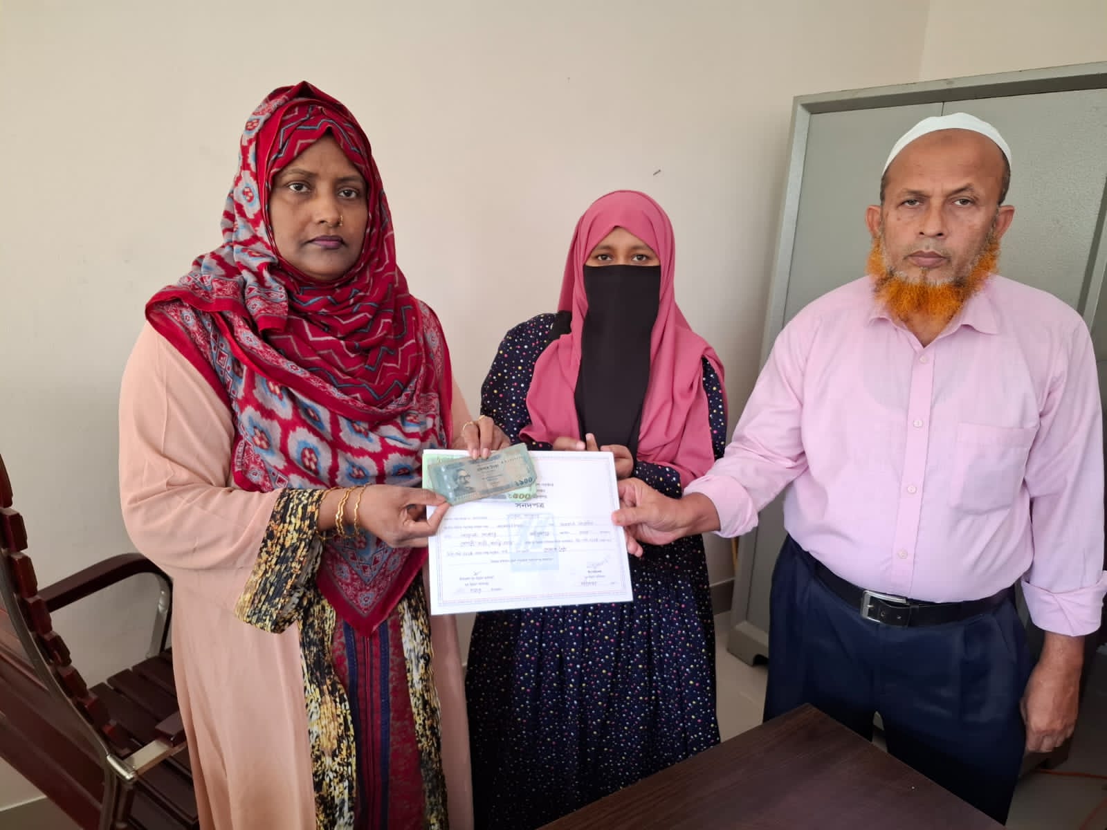 রাজস্ব খাতে উপজেলা পর্যায়ে ৭ দিন মেয়াদী প্রশিক্ষণ এবং সমাপনী অনুষ্ঠান ও সনদপত্র বিরতণ করা হচ্ছে।