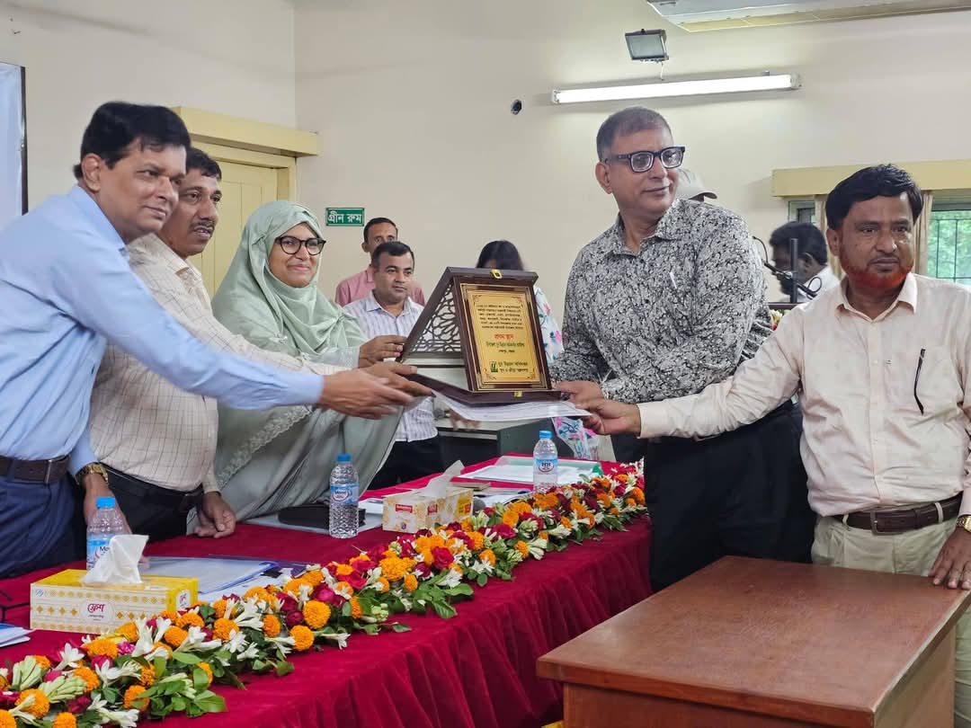 ২০২৪-২০২৫ অর্থবছরে ঋণ ও আত্মকর্মসংস্থান কর্মসূচি বাস্তবায়নে রাজশাহী বিভাগের ৬৮ টি উপজেলার মধ্যে প্রথম স্থান অর্জনকারী উপজেলা যুব উন্নয়ন কর্মকর্তার কার্যালয়, শেরপুর, বগুড়া