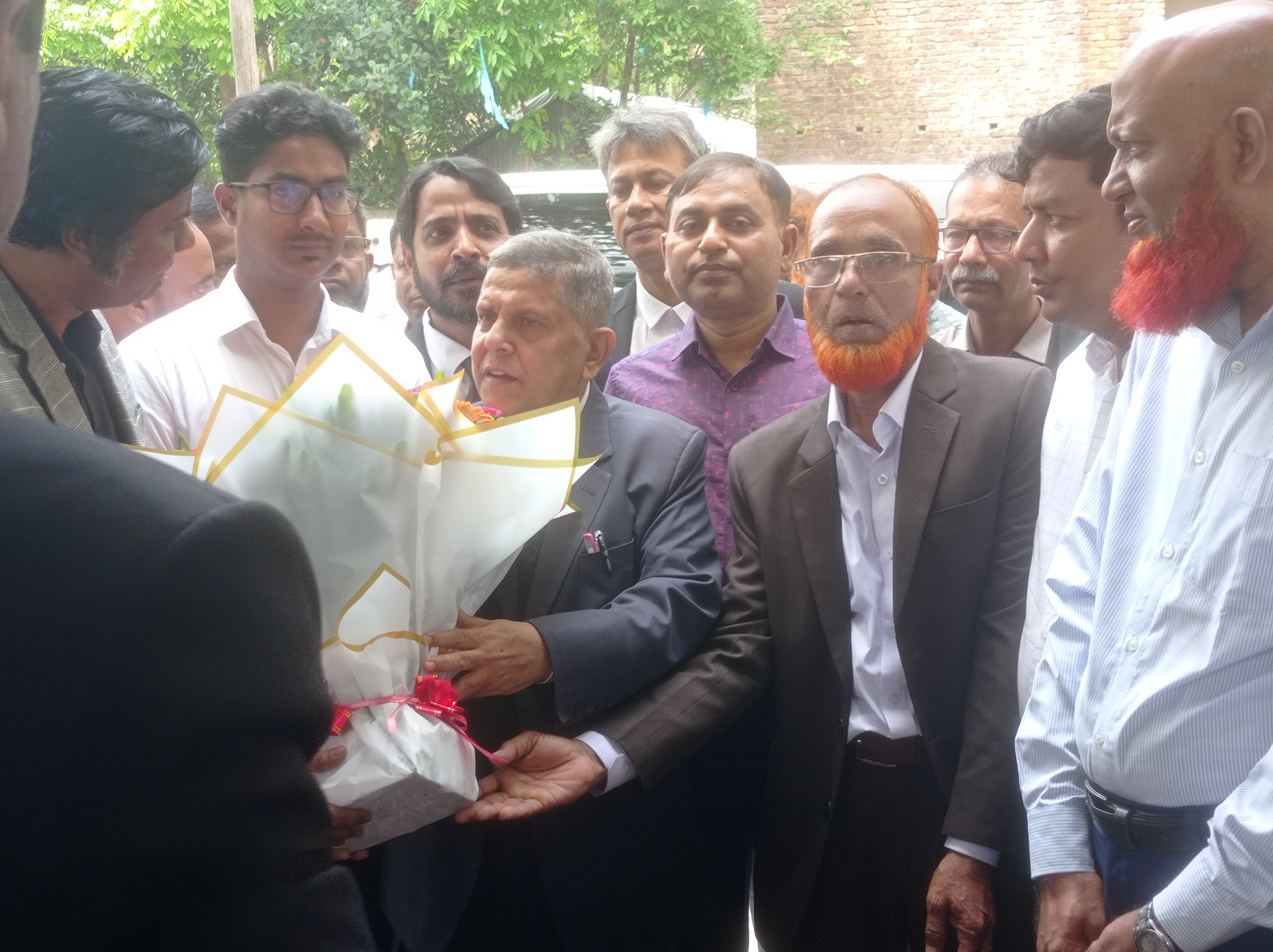 প্রশাসকের যোগদান